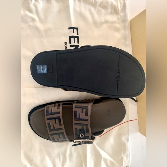 FENDI Leather FF Slide Sandals - Picture 9 of 10